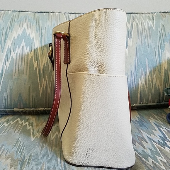Authentic Dooney & Bourke large handbag - Picture 2 of 2